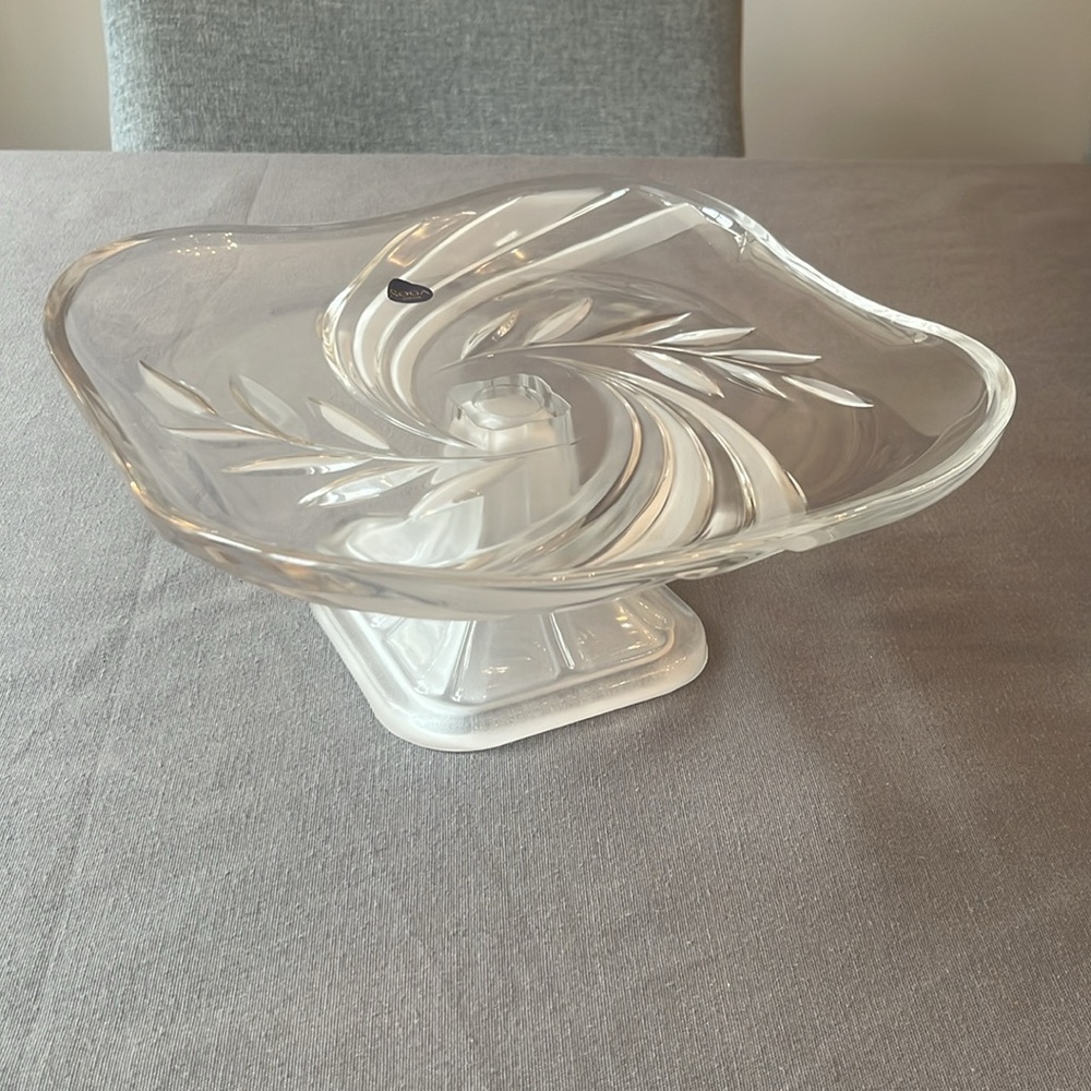 Brand New Sogo glass serving platter/decorative platter